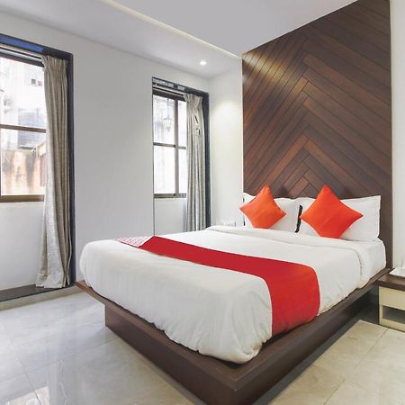 Hotel Flora Suites Мумбаи Экстерьер фото