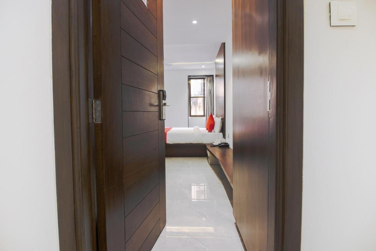 Hotel Flora Suites Мумбаи Экстерьер фото