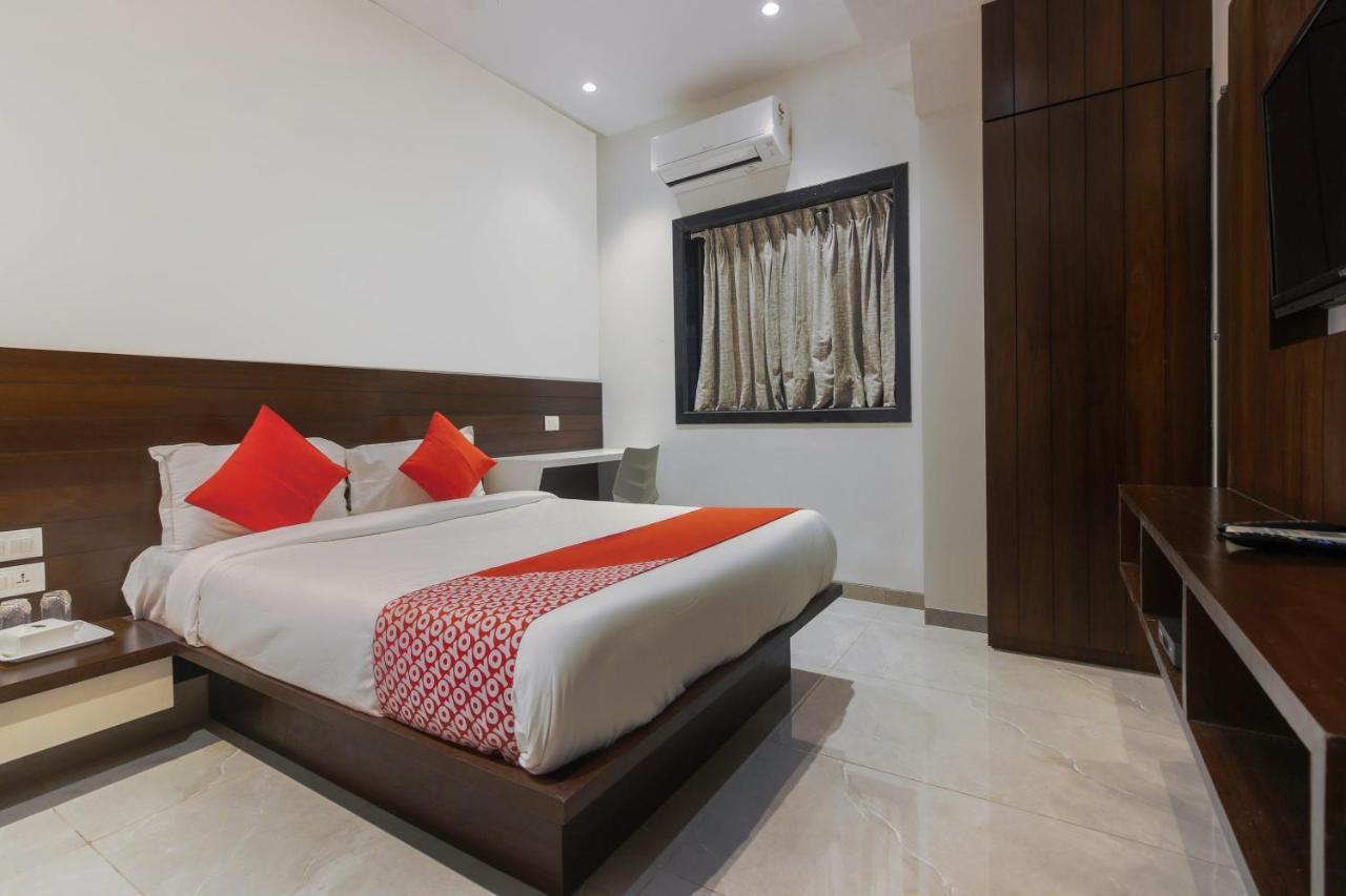 Hotel Flora Suites Мумбаи Экстерьер фото