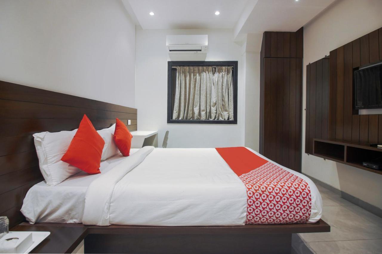 Hotel Flora Suites Мумбаи Экстерьер фото