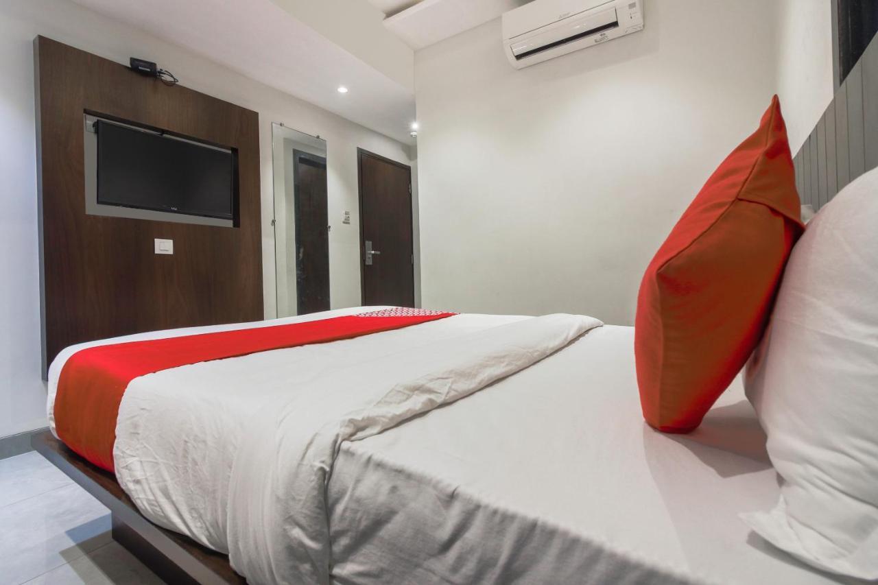 Hotel Flora Suites Мумбаи Экстерьер фото