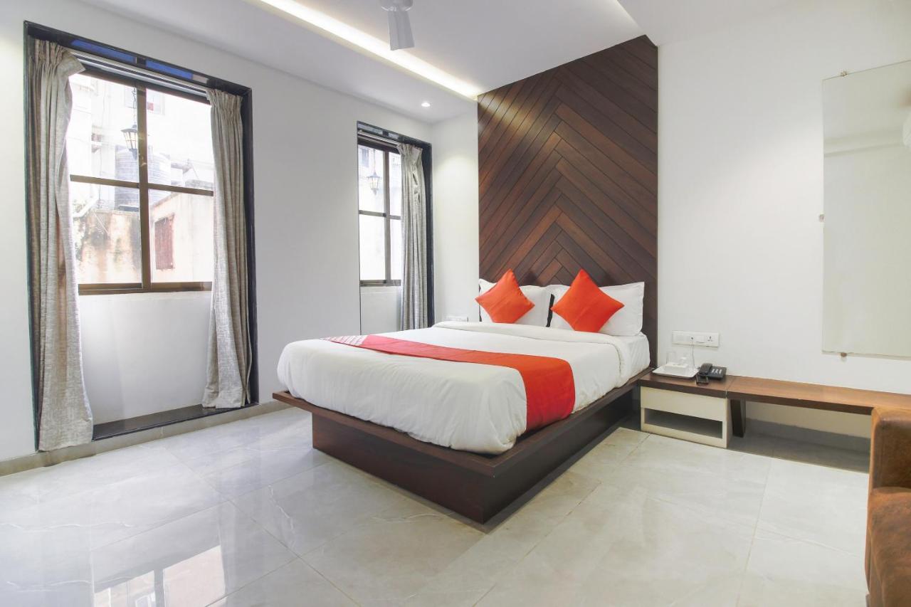 Hotel Flora Suites Мумбаи Экстерьер фото