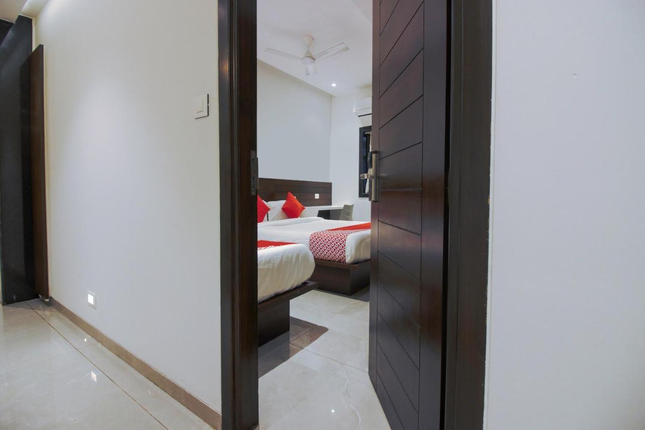 Hotel Flora Suites Мумбаи Экстерьер фото